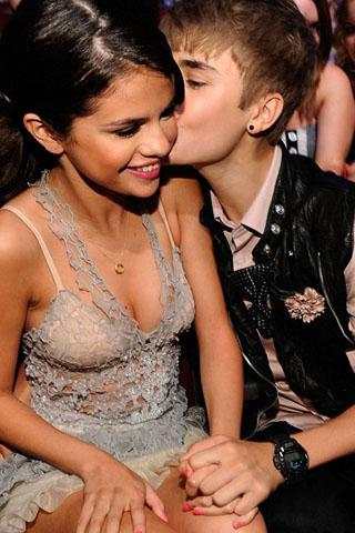 Justin Bieber and selena gomez screenshot 3