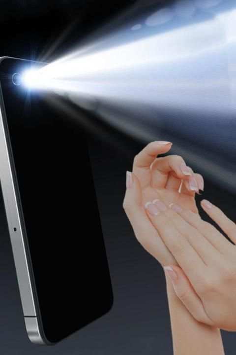 Flashlight On Clap screenshot 1