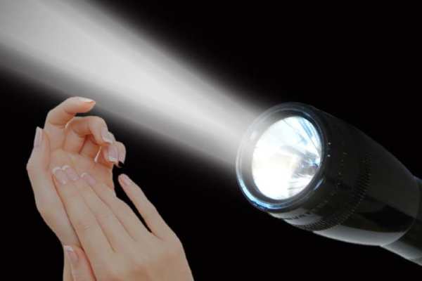 Flashlight On Clap screenshot 2