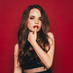 Саша Спилберг أيقونة