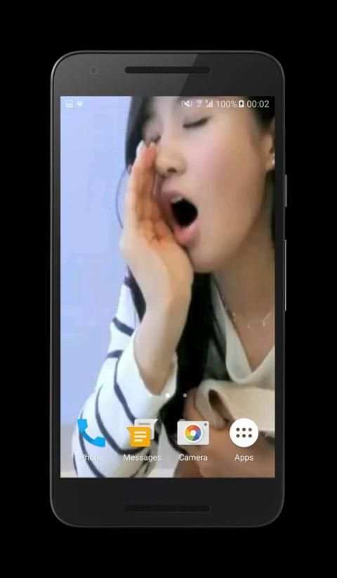 Girl Washes A Window Video LWP screenshot 1
