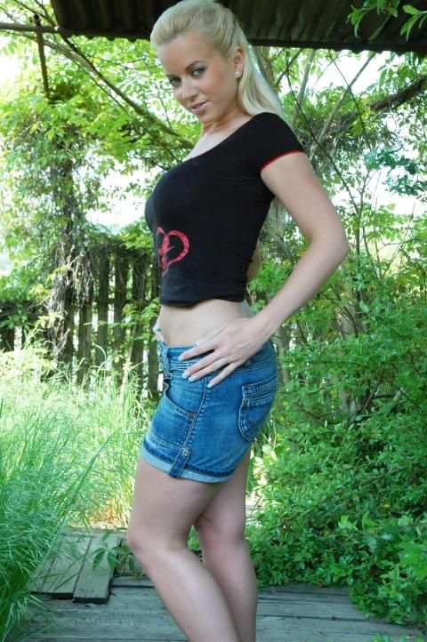 Sexy Wallpaper Outdoor Girls screenshot 9