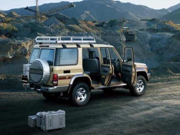 Wallpapers Toyota Land Cruiser 1 تصوير الشاشة