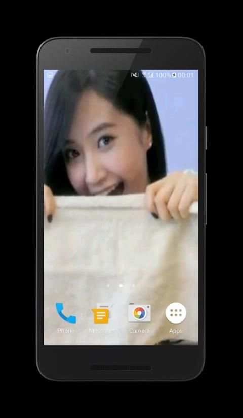 Girl Washes A Window Video LWP screenshot 2