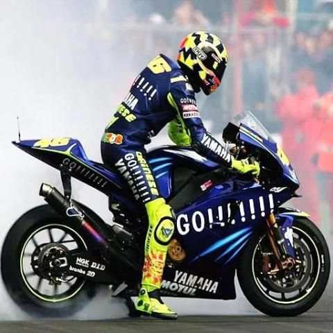 Real Moto Racing скриншот 1