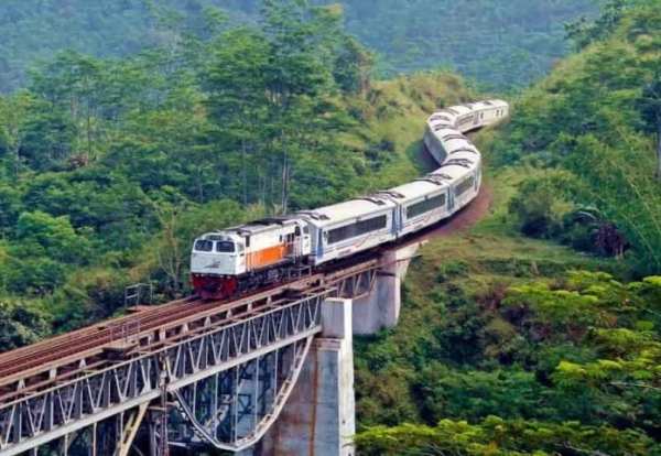 Kereta Api Indonesia Tema Terbaru screenshot 5