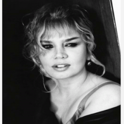 Sezen Aksu أيقونة