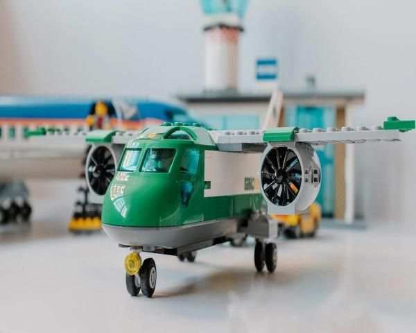 Cargo Plane lego games screenshot 2