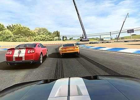 Real Racing 2 screenshot 2