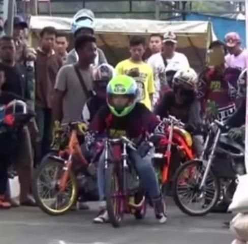 Balap Drag Motor Dan Mobil screenshot 1