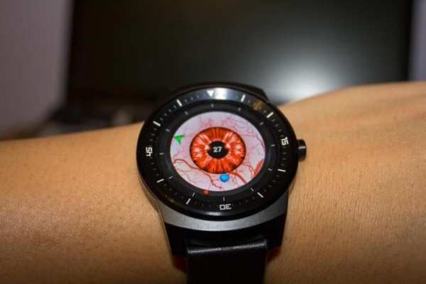 R1 Eye - Wear Watch Face скриншот 2