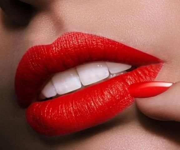 Kiss Lips Exotic Wallpaper HD скриншот 8