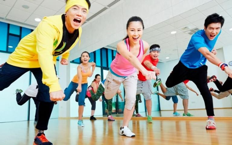 Activities отзывы. Дети и взрослые Zumba. Зумба н улице мероприятие для всей семьи. Recreational activities. Recreational physical Culture.