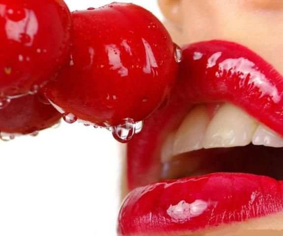 Kiss Lips Exotic Wallpaper HD скриншот 6