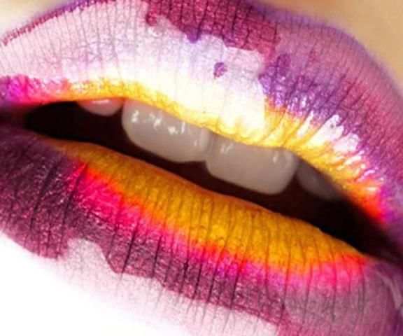 Kiss Lips Exotic Wallpaper HD скриншот 5