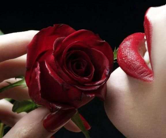Kiss Lips Exotic Wallpaper HD скриншот 2