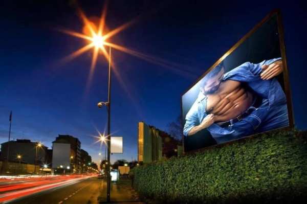 Photo In Hole - Billboard Photo Frames screenshot 3