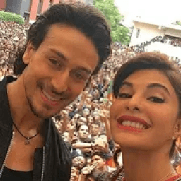 ikon Selfie with Tiger Shroff