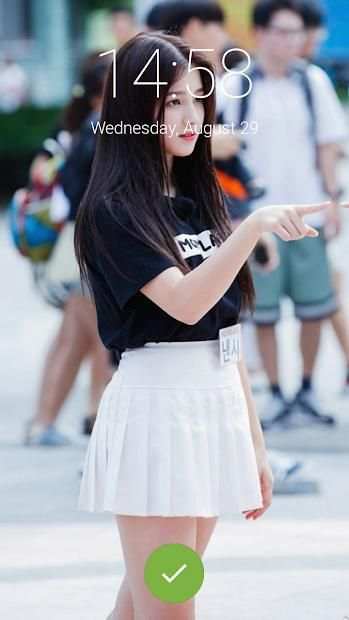 Nancy Momoland Lock Screen screenshot 5