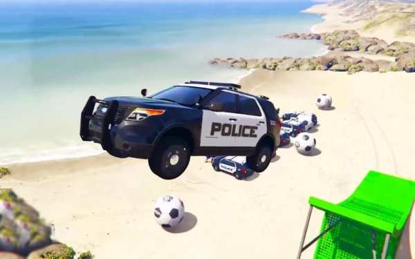 Police Car Superhero Racing Stunts Game screenshot 5