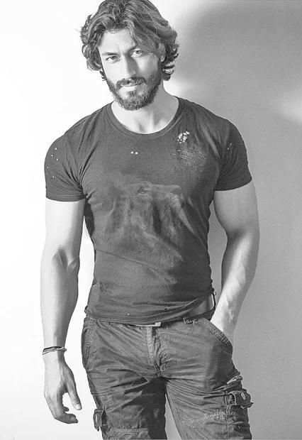 Vidyut Jamwal Wallpapers HD screenshot 3