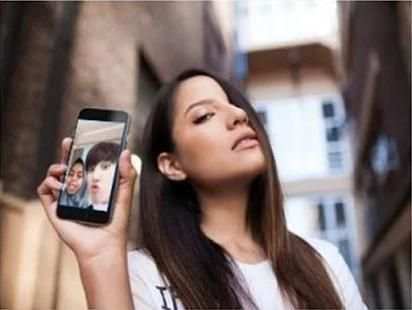 Selfie With BTS !! screenshot 2