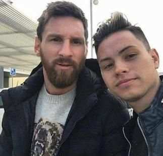 selfie with lio messi 3 تصوير الشاشة