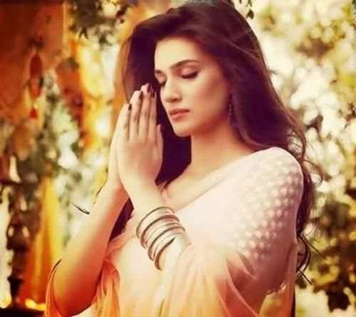 Kriti Sanon HD Wallpapers स्क्रीनशॉट 6