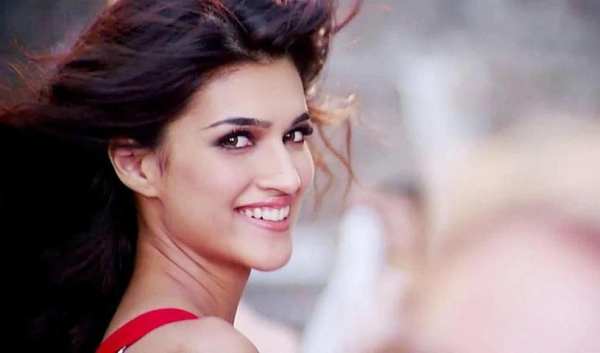 Kriti Sanon HD Wallpapers स्क्रीनशॉट 4