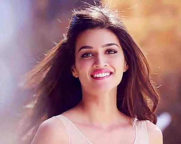 Kriti Sanon HD Wallpapers स्क्रीनशॉट 8