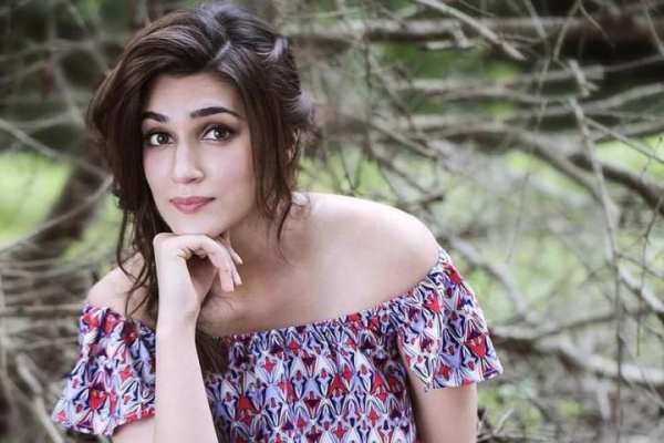 Kriti Sanon HD Wallpapers स्क्रीनशॉट 5