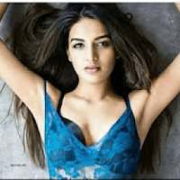 Nidhhi Agerwal HD Latest Stills on 9Apps