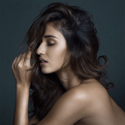 ikon Disha Patani Hot Wallpaper