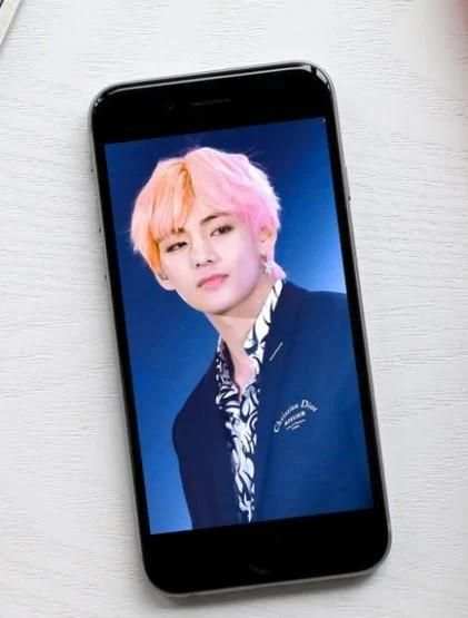 Kim BTS Wallpaper screenshot 1