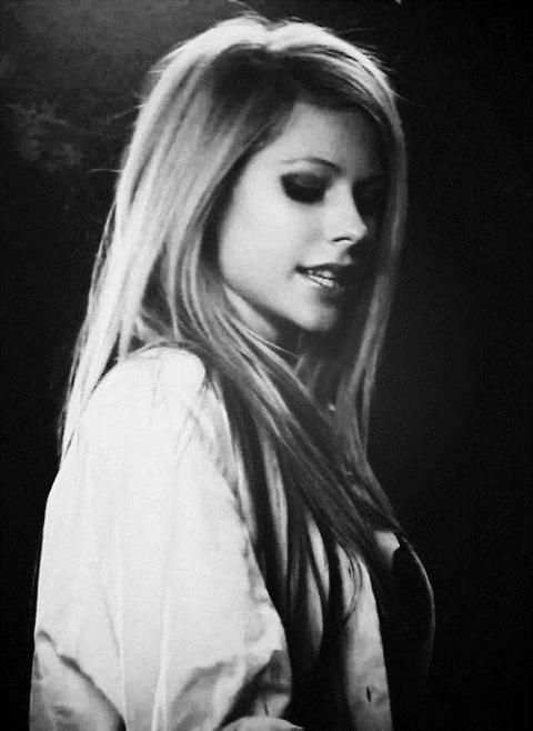 Avril Lavigne Wallpapers screenshot 2