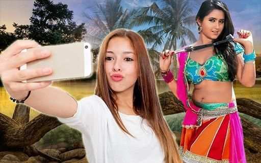 Selfie with Actress Kajal Raghwani Gorgeous Image screenshot 7