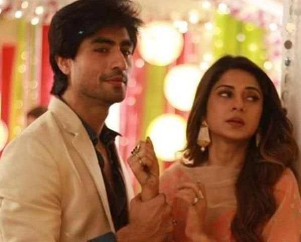 Zoya and Aditya Status screenshot 1