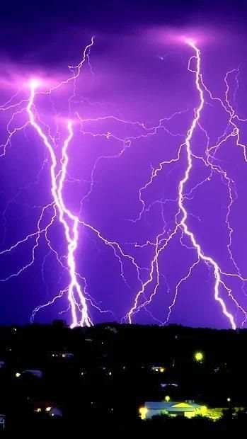 Thunder Storm Lightning APUS Live Wallpaper screenshot 2