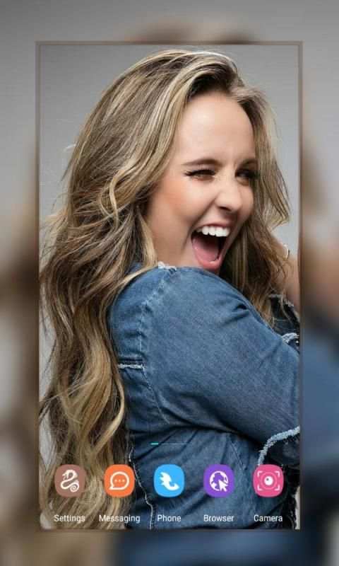 Larissa Manoela Wallpaper HD screenshot 4