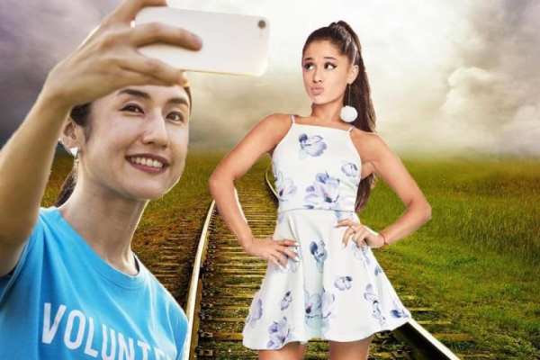 Selfie With Ariana Grande screenshot 2