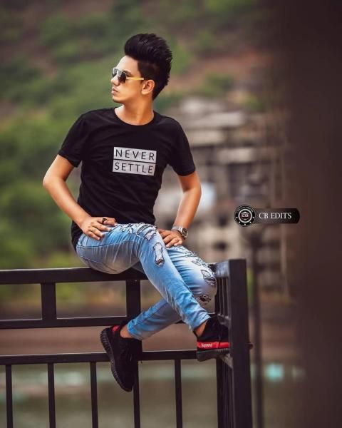 Fake love 😜. Cb editing .. How is my pose.?? And my editing Ye to sabhi ke  sath huaa hoga .?? #vijaymahar #vm #viral #nsbpictures… | Instagram