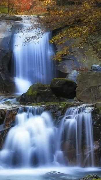 Beautiful Waterfall APUS Live Wallpaper screenshot 2