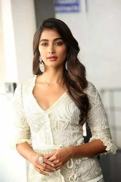 Pooja Hegde Wallpapers HD screenshot 2