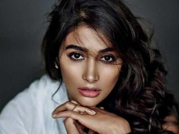Pooja Hegde Wallpapers HD screenshot 3