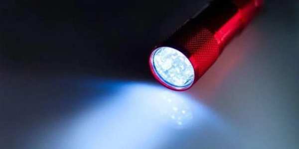 Flashlight 2018 - Brightest LED Torchlight screenshot 2