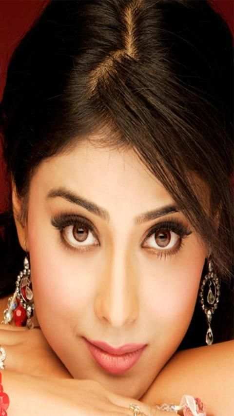 Shriya Saran Wallpapers & Images screenshot 12