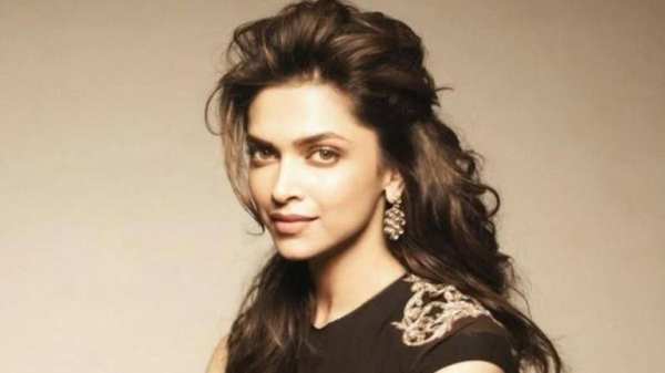 Deepika Padukone Wallpaper HD скриншот 7