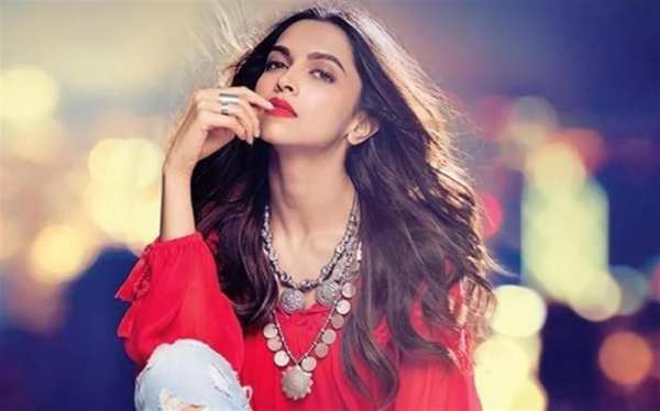 Deepika Padukone Wallpaper HD скриншот 6