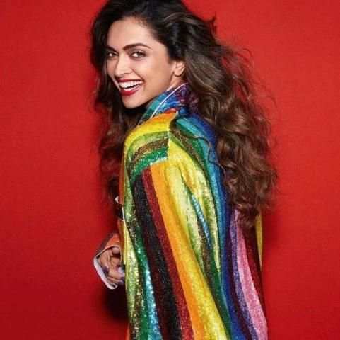 Deepika Padukone Wallpaper HD скриншот 9