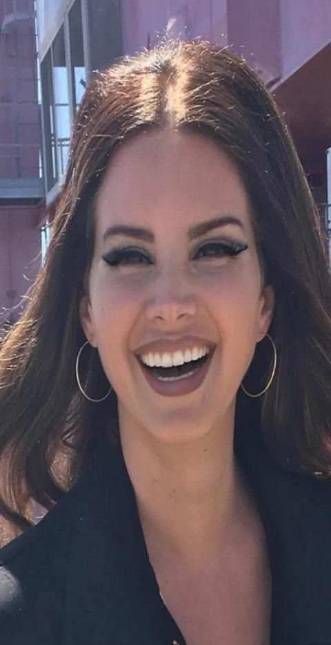 Lana Del Rey Music Album screenshot 4